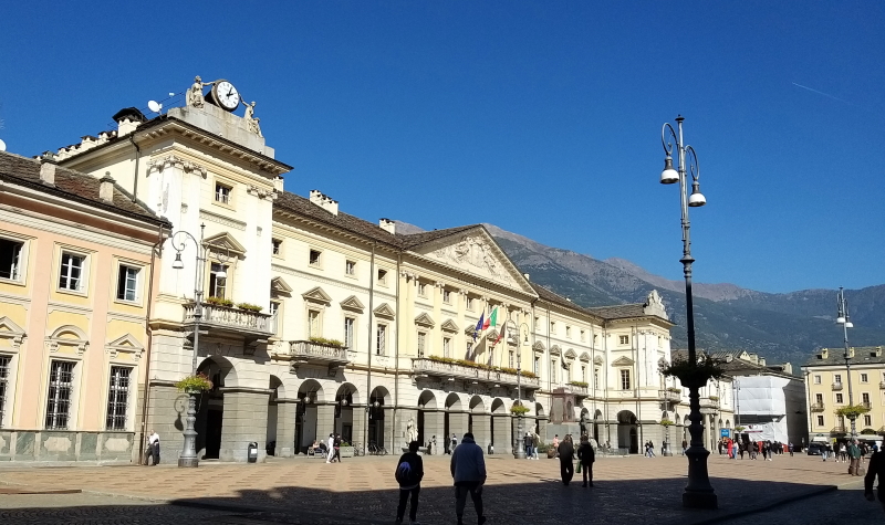 Aosta, piazza Emile Chenoux
