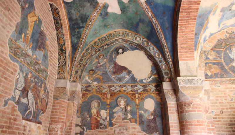 Santa Maria di Vezzolano affreschi