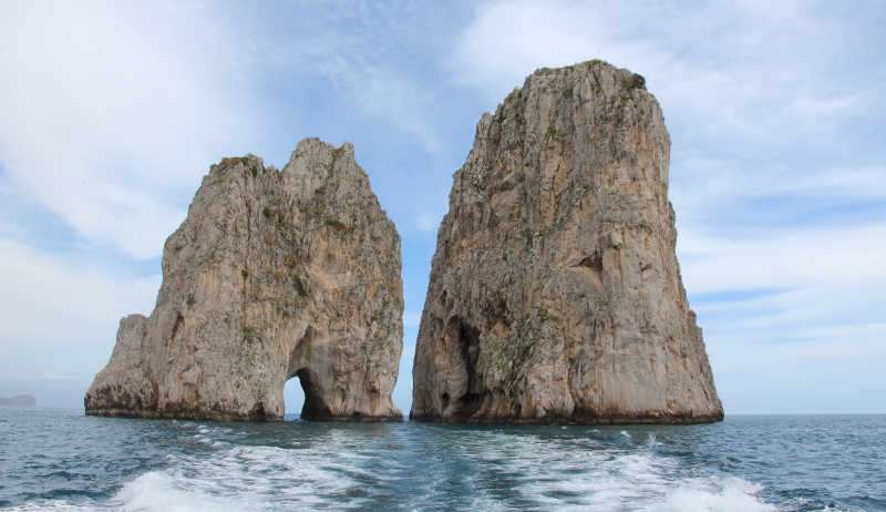 Gli indimenticabili faraglioni di Capri