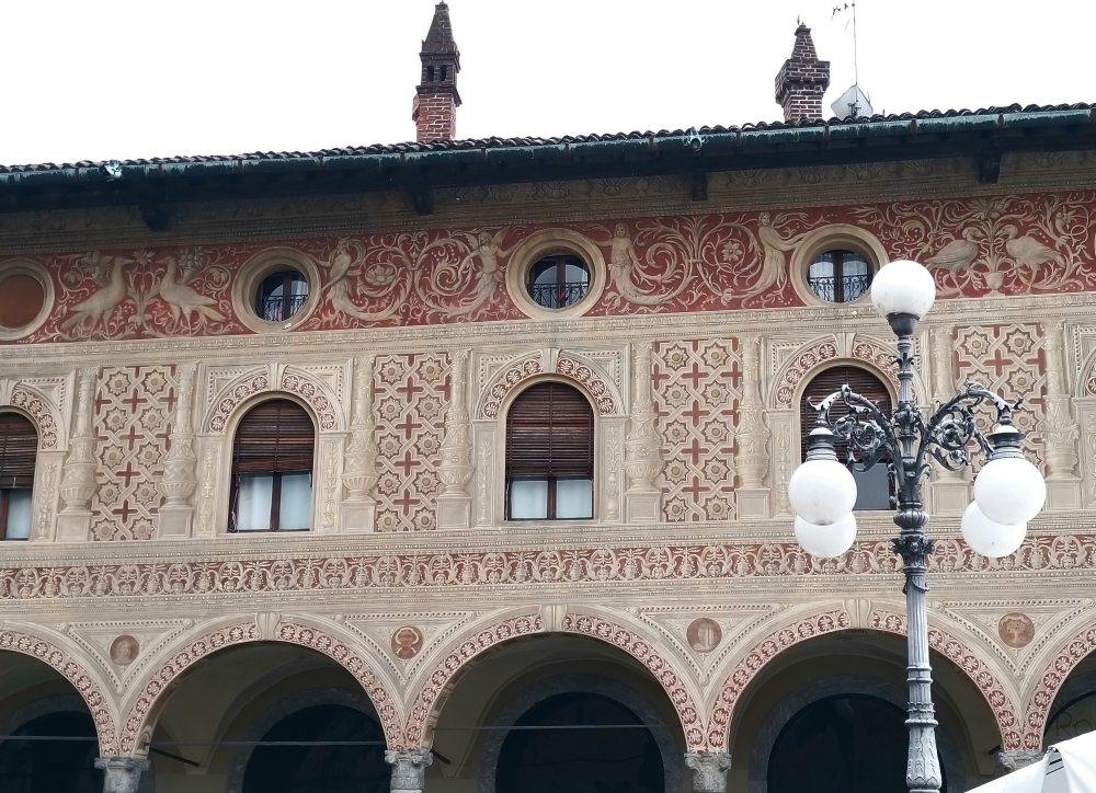 Vigevano piazza_particolare